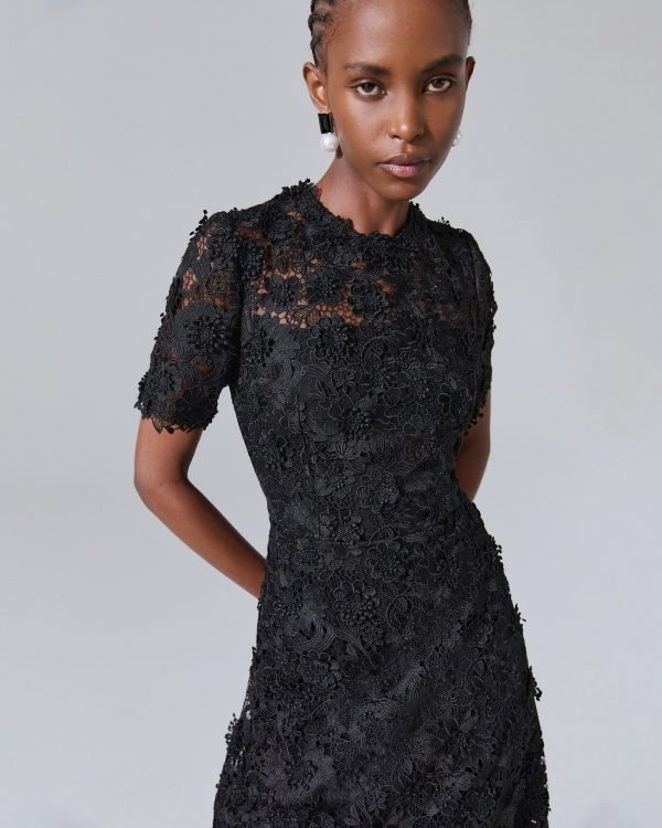 Vestido mídi em renda floral - Imagem 4