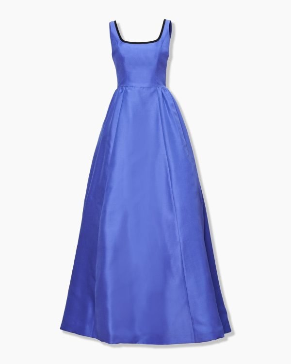 Vestido com gola redonda