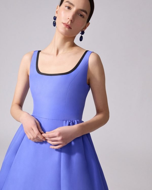 Vestido com gola redonda - Imagem 4