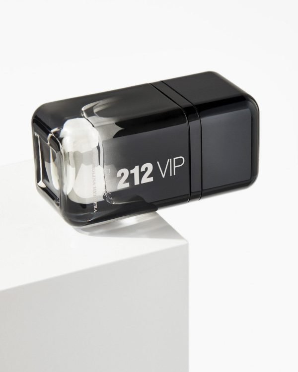 212 VIP Black 50ml Eau de Parfum - Imagem 2