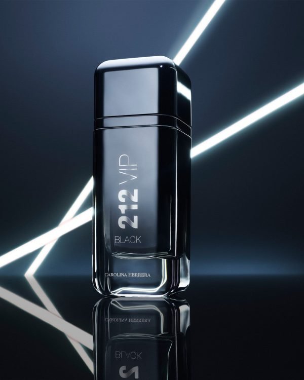 212 VIP Black 50ml Eau de Parfum - Imagem 4