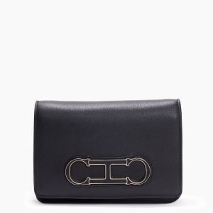 Crossbody Initials Insignia – Bolsa pequena transpassada