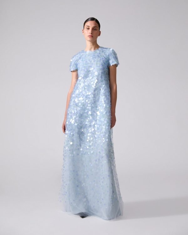 Vestido longo com mangas curtas adornado com paetês - Imagem 2