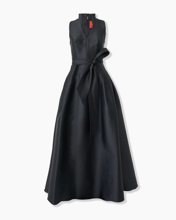 Vestido longo com decote V, gola mandarim e cinto no mesmo material